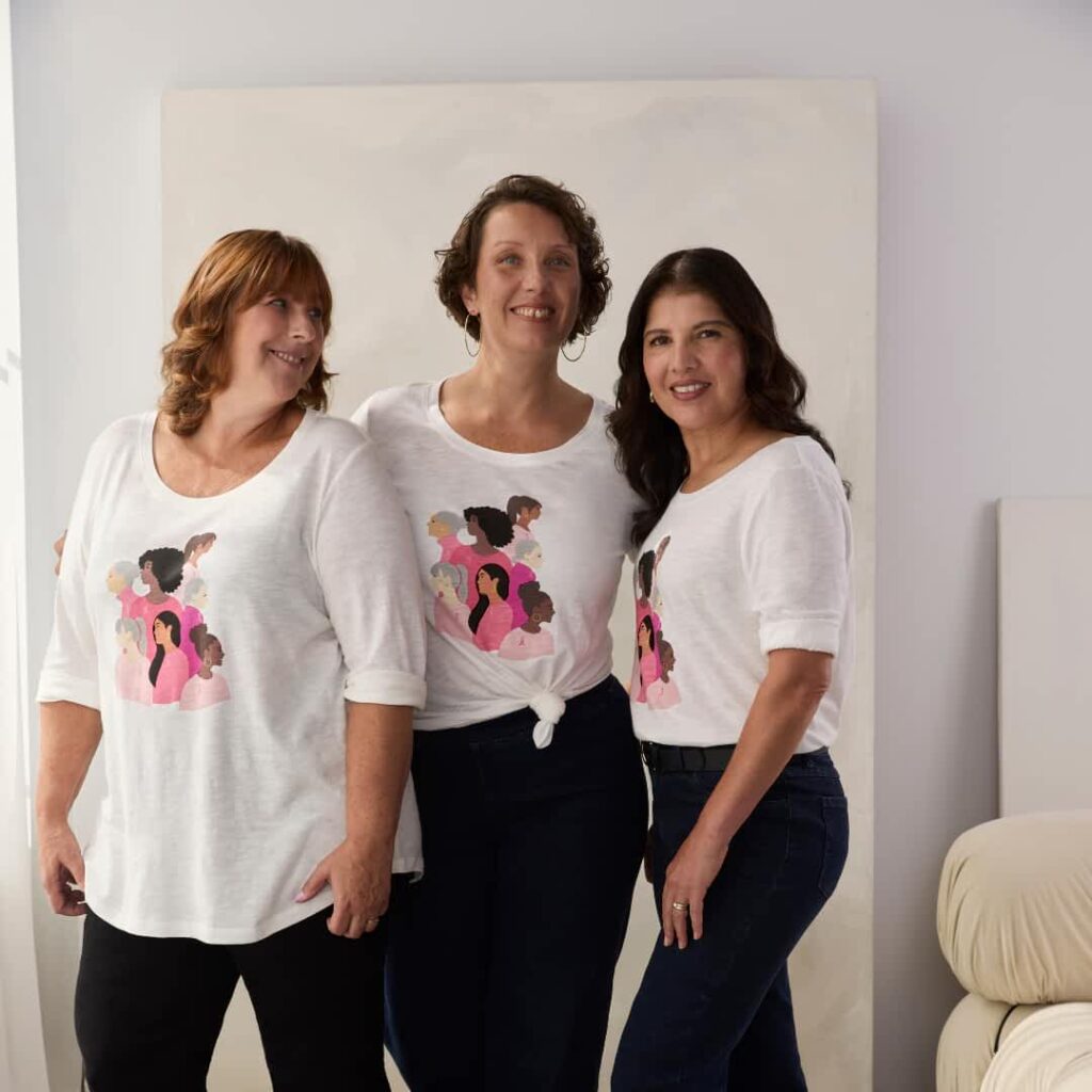 Trois ambassadeurs BBDSP portant leurs t-shirts FDJ.